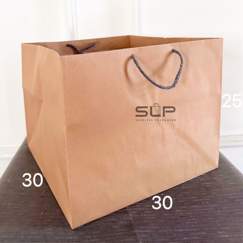 

PAPER BAG POLOS 30x30 PAPER BAG JUMBO UNTUK KUE TART DAN TUMPENG