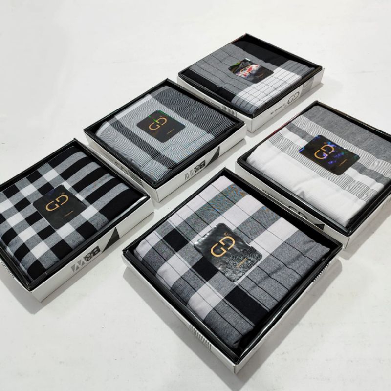 Sarung GD Black and white gajah duduk