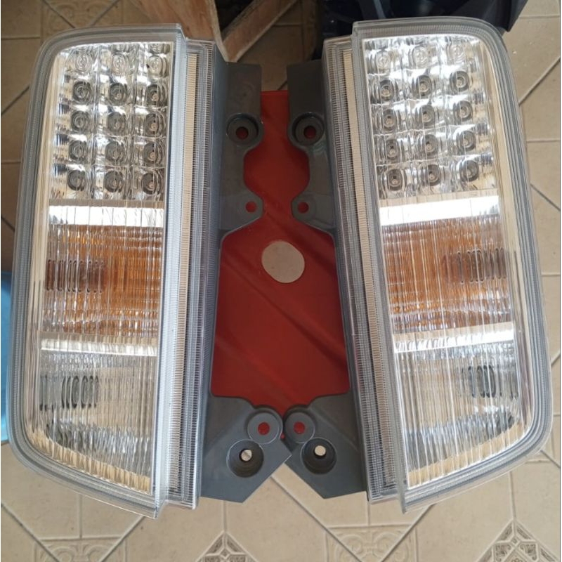 Stop Lamp Elgrand E52 CBU Stoplamp Elgrand E52 copotan luar Seperti Baru