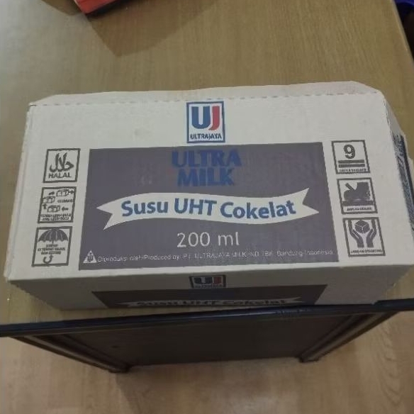 

Ultra Milk Cokelat 200ml / 1 Dus isi 24Pcs