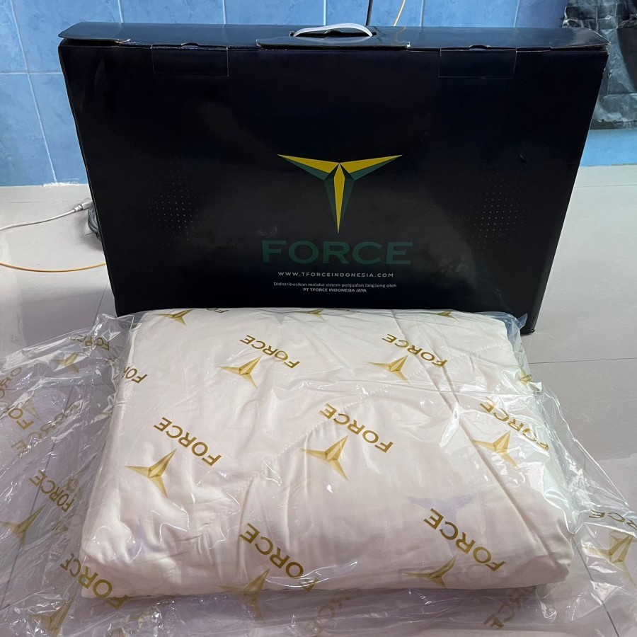 BED COVER 230cm x 200cm SELIMUT KESEHATAN BATU TOURMALINE QUILT hotel luxury lembut T Force