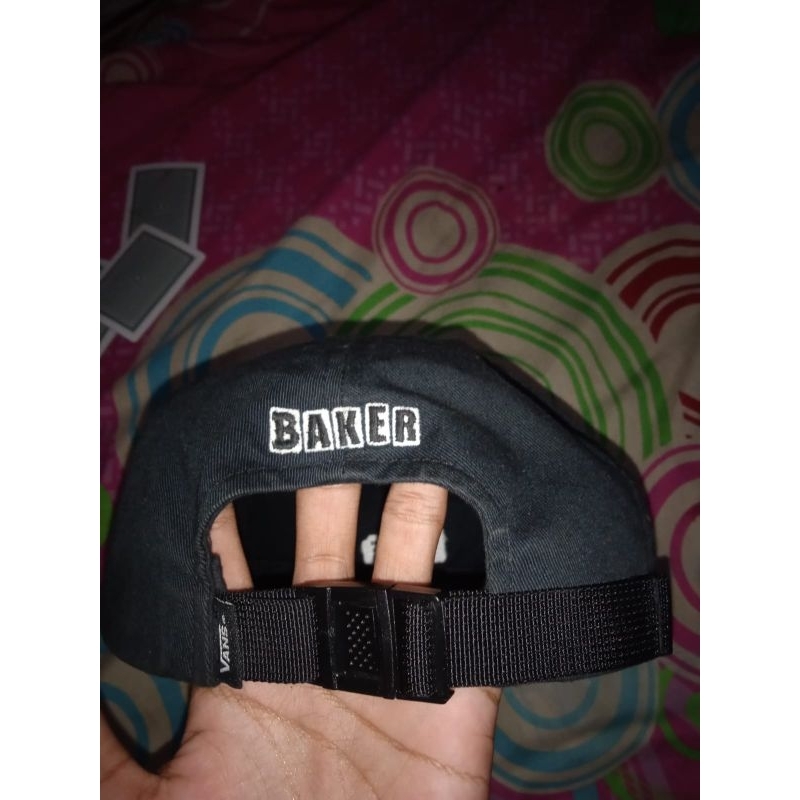 topi vans x baker