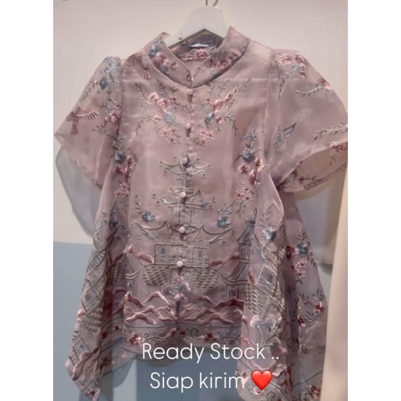 blouse /atasan  brand BatikNonik