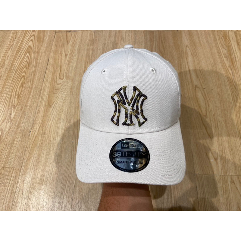 Topi New Era 3930 OUTLINED NEYYA | 14668800