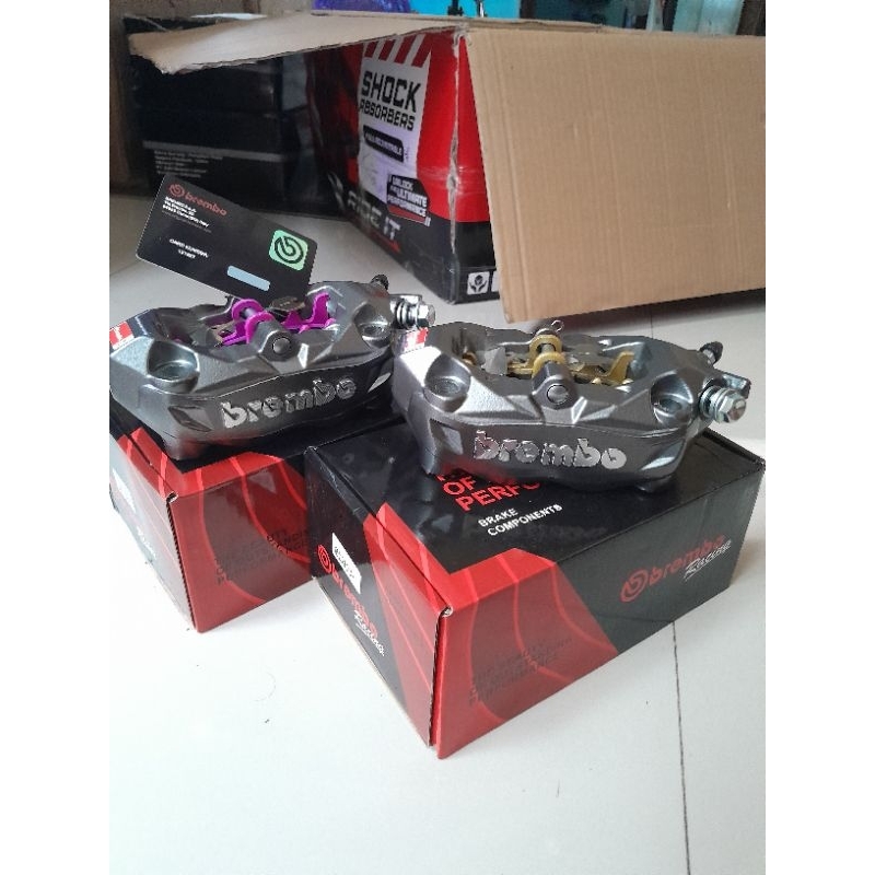 kaliper brembo 4piston set breket cnc disc 300 320mm pitch100 pnp ninja dan megapro kaliper 4piston