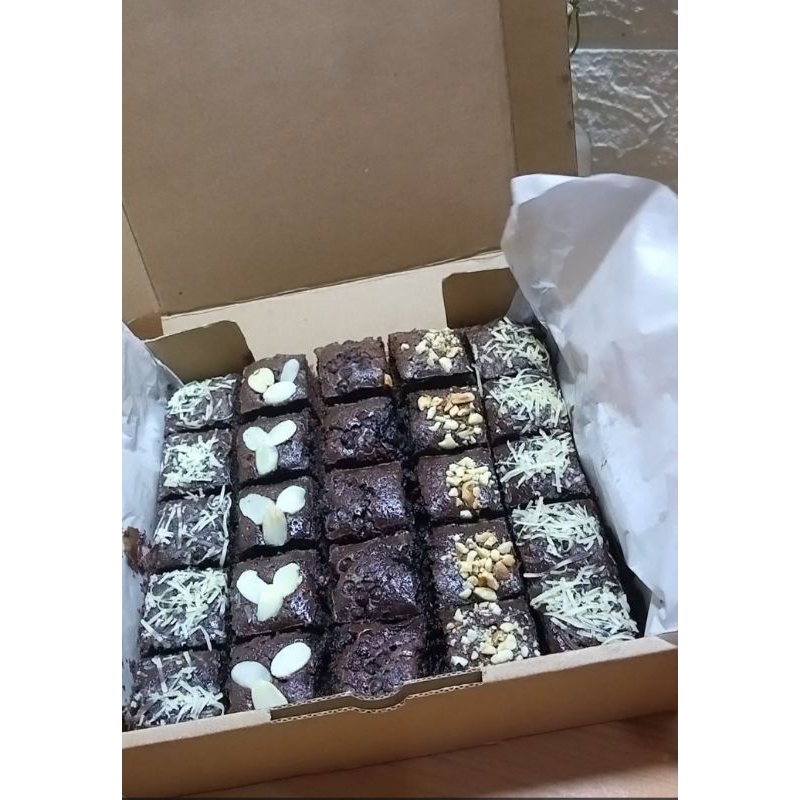 

fudgy brownies 20x20 brownies coklat full toping
