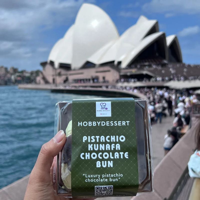 

Pistachio Kunafa Chocolate Bun