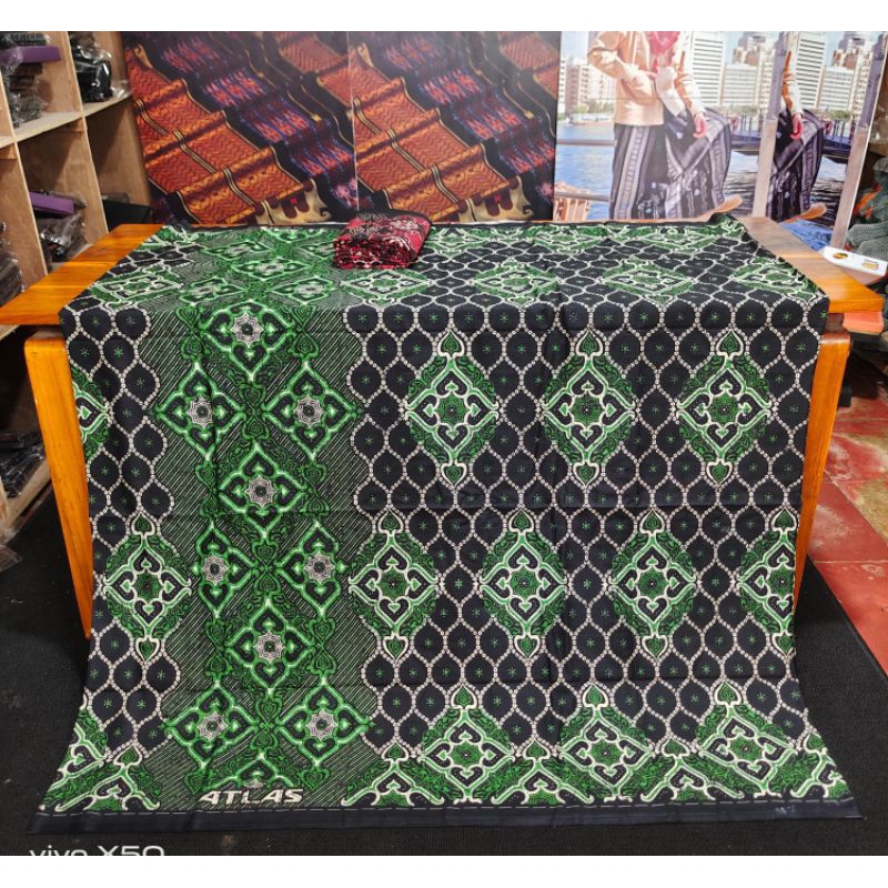 SARUNG ATLAS IDAMAN MOTIF BATIK