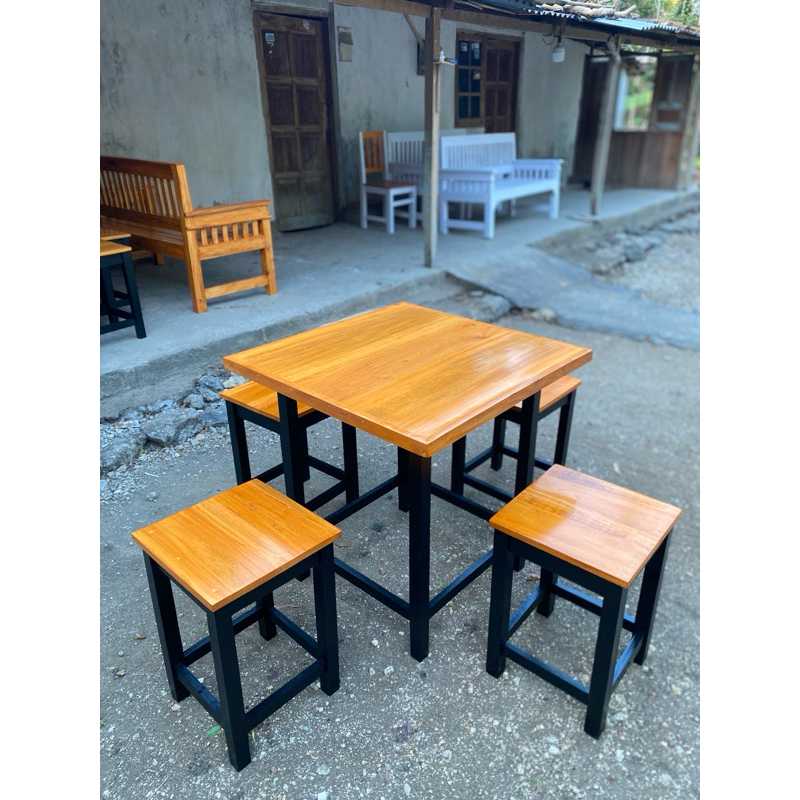 meja kotak kursi kotak cafe