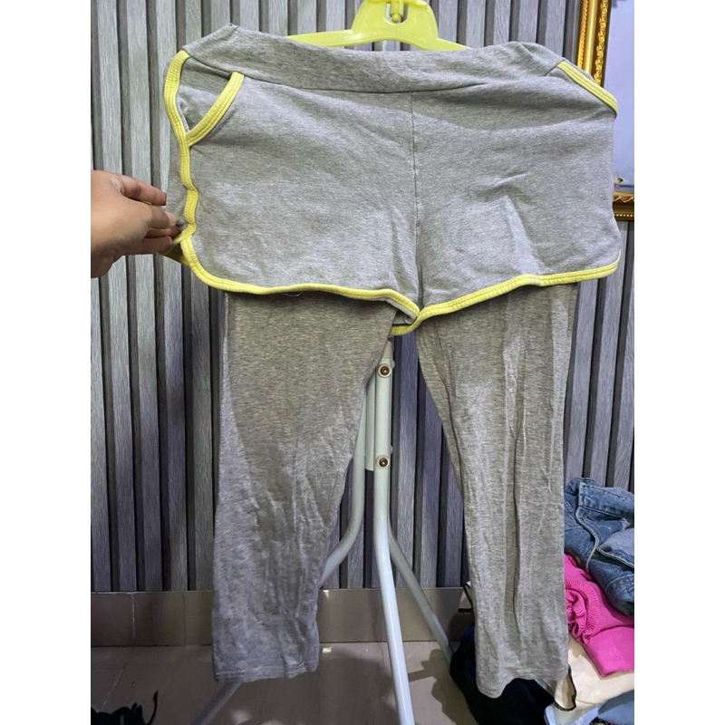 Celana olahraga leging pendek double layer preloved