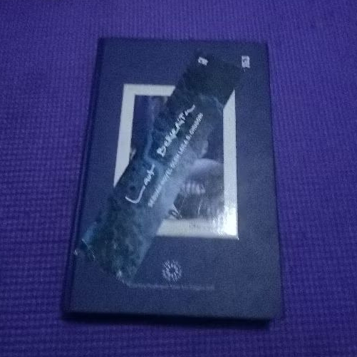 Novel Laut Bercerita Bekas Hardcover preloved postcard laut bercerita