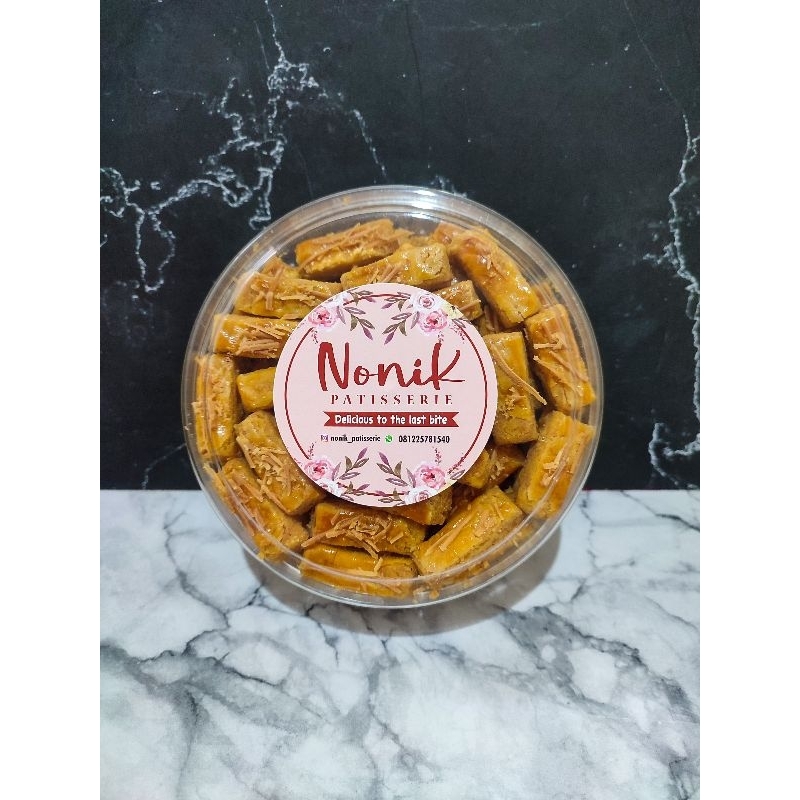 

Cookies/Kue Kering/Hampers Kastengel Premium (Toples 500gram/Jar 750ml)