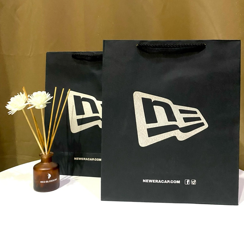

Paper Bag NEW ERA Paper Bag Pembungkus Kado