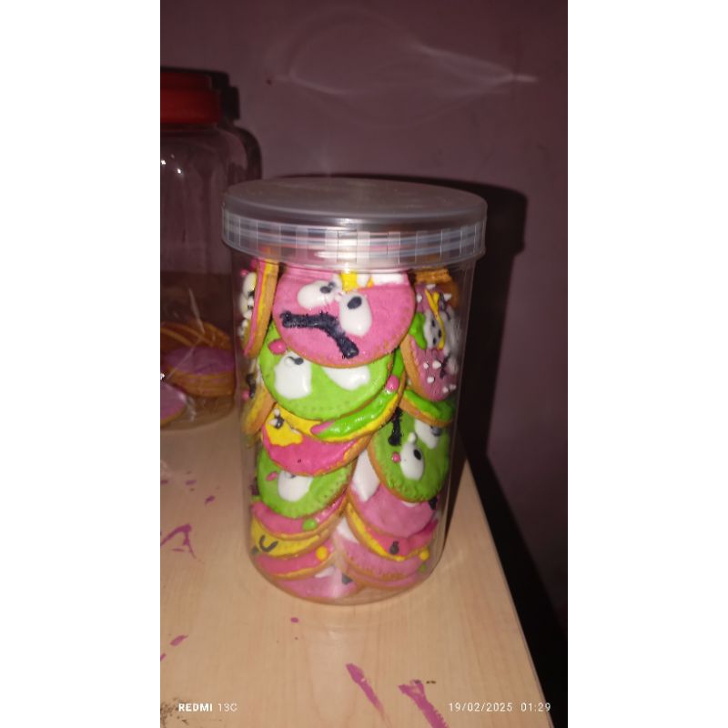 

Biskuit karakter Lucu / jajanan anak Murmer / bisnis jualan di warung untuk souvenir pernikahan