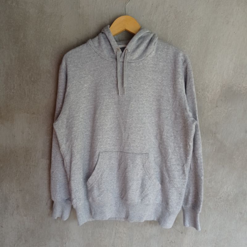 Hoodie uniqlo Abu Thrift second size XL