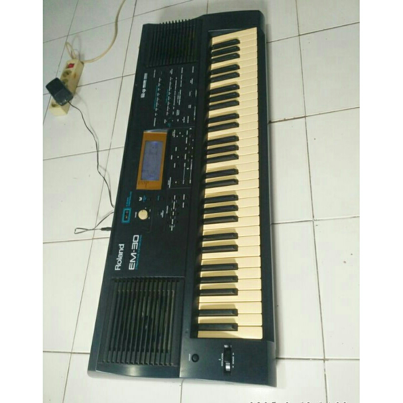 keyboard, piano Roland em30, normal second