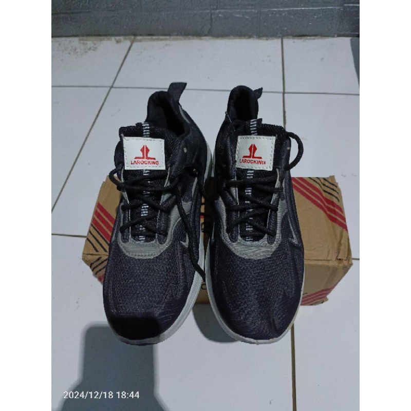 sepatu pria larocking