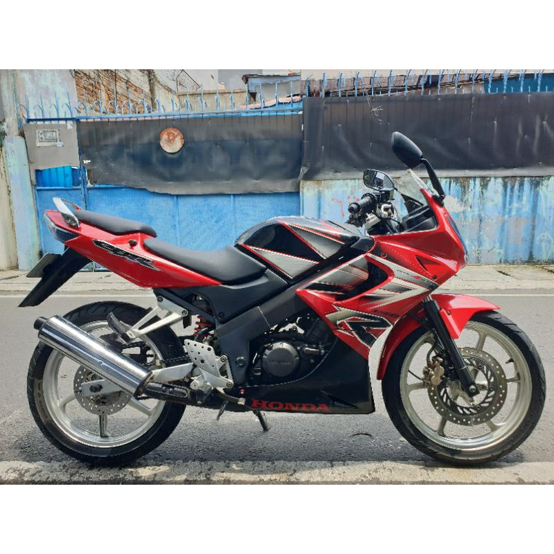 honda cbr old 150 merah thn 2006 mulus orisinil