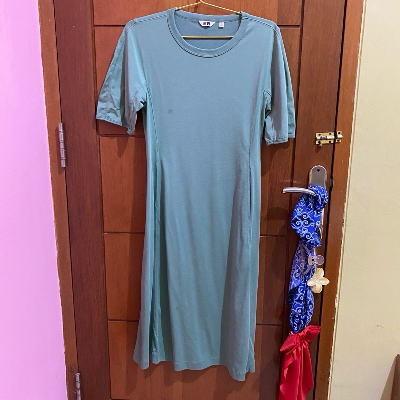 Preloved - Uniqlo Dress Airism