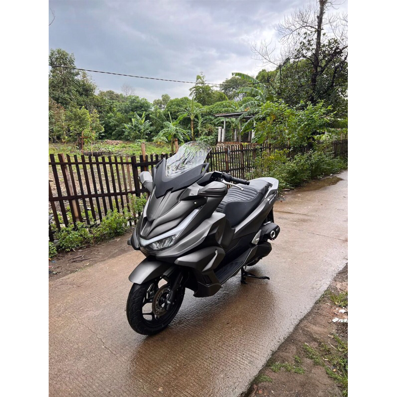 Paket custom goldwing ( cover tangki sisket spakbor depan & kedok depan ) utk pcx 160 2025 RoadSync