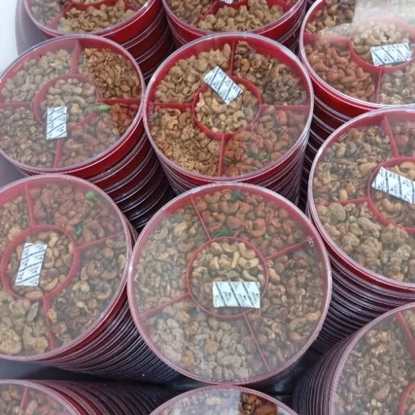 

Kacang Mede Matang Premium Toples Sekat 5 Rasa Kacang Mete