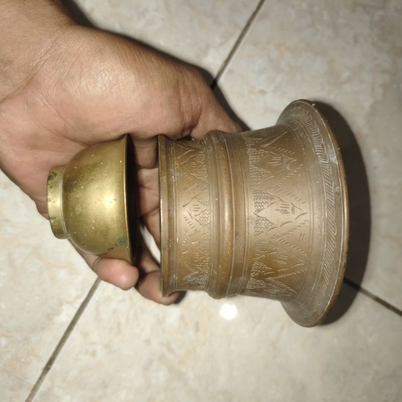 sepasang barang antik wadah kuningan kuno jadul unik