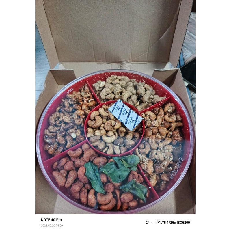 

KACANG MEDE TRAY 5 RASA 900GR
