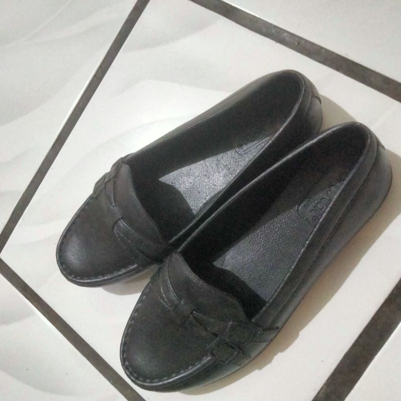 sepatukaretjellyqakitab Hhhh