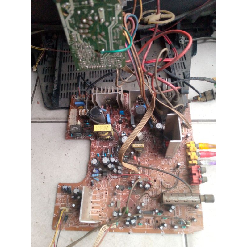 Mesin TV tabung slim 21inc merk Polytron Crystaline.normal