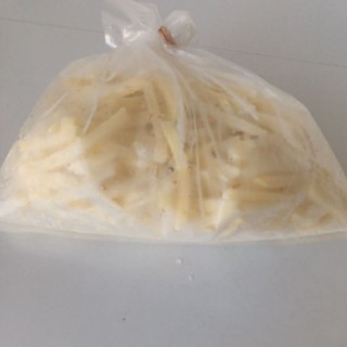 

KENTANG BEKU 1 Kg "Kiloan" SHOESTRING, Kentang Goreng Tanpa Merk Berat 1 Kg, Bungkus Polos, Warna Kuning Muda Bersih