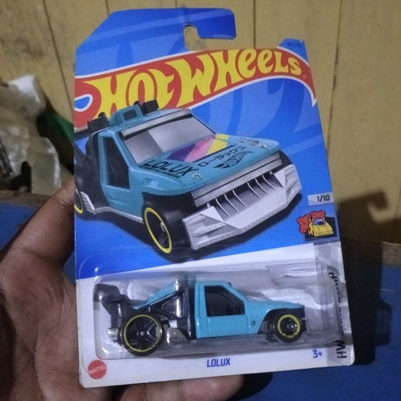 hot wheels lolux ith 2023
