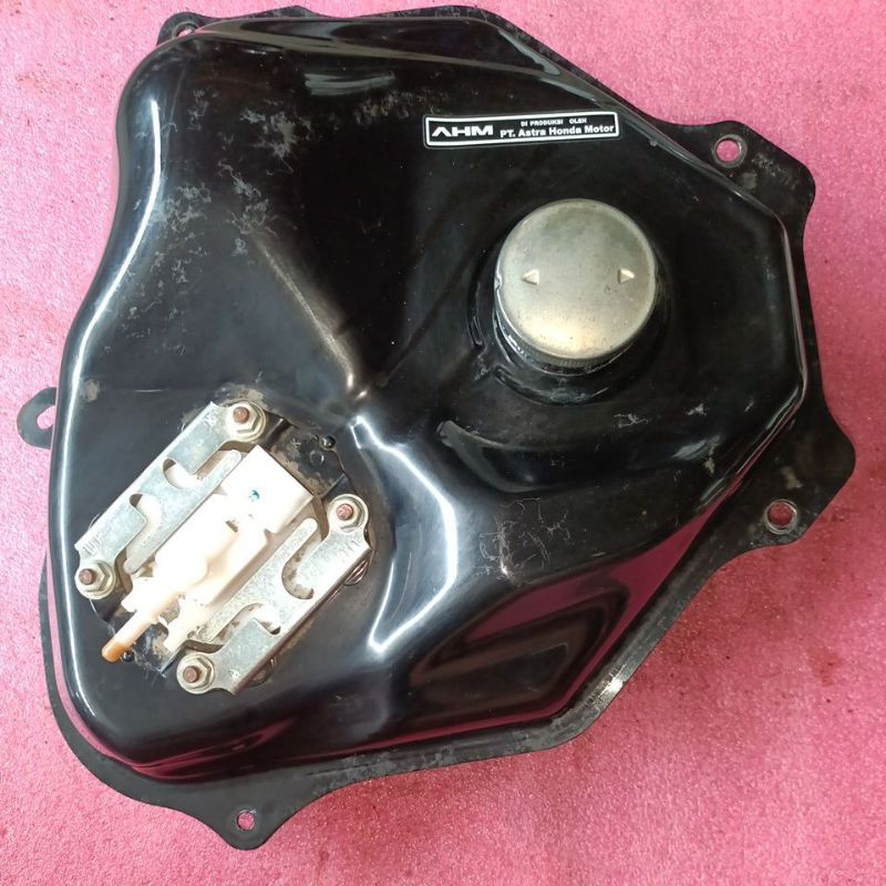 fullset Tengki,Tanki,Tangki +Fuel Pump Vario 125 old,original copotan motor