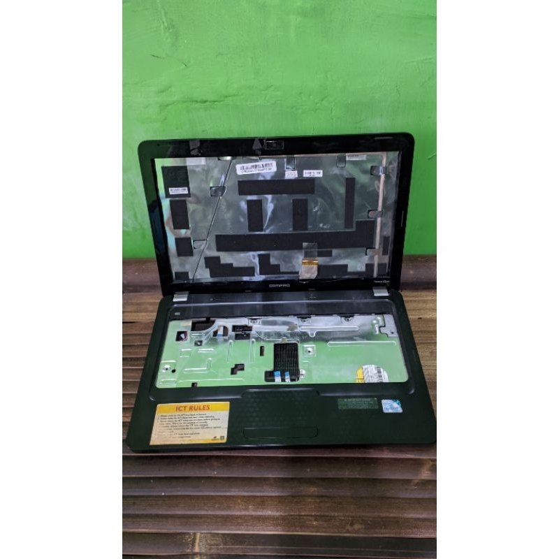 Casing bekas LaptopHP Compaq CNF016DN8 Hitam