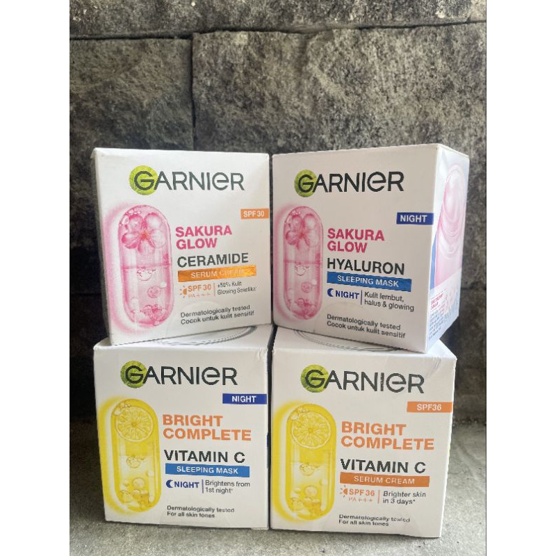 PAKET GARNIER SAKURA DAY NIGHT CREAM DAN GARNIER BRIGHT COMPLETE DAY NIGHT CREAM. KRIM SIANG MALAM G