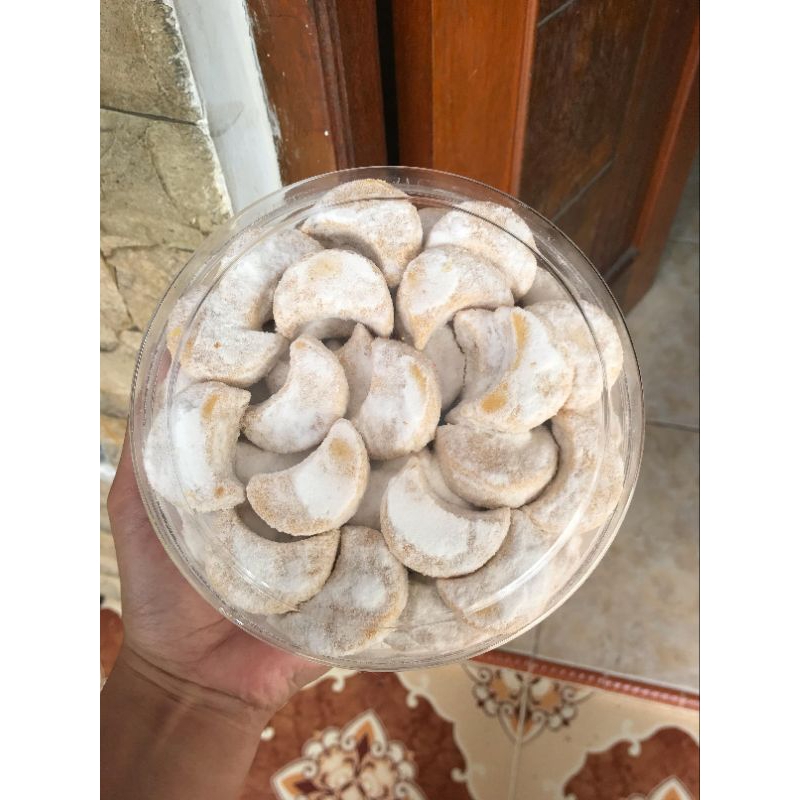 

Kue putri salju