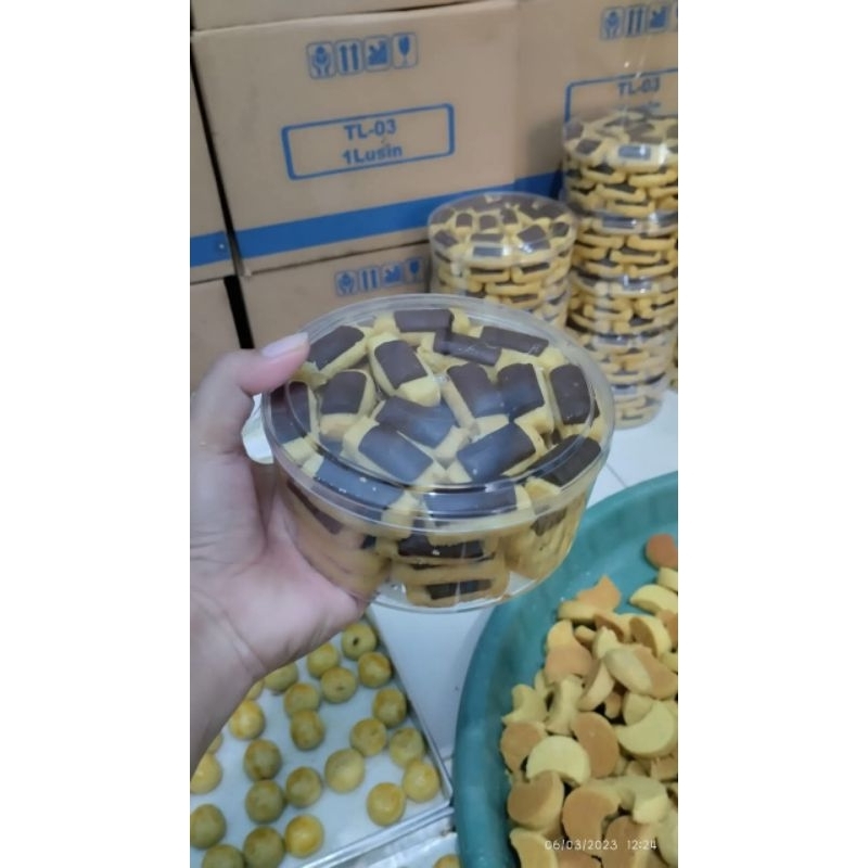 

Kastengel sajian lebaran - kue, cemilan