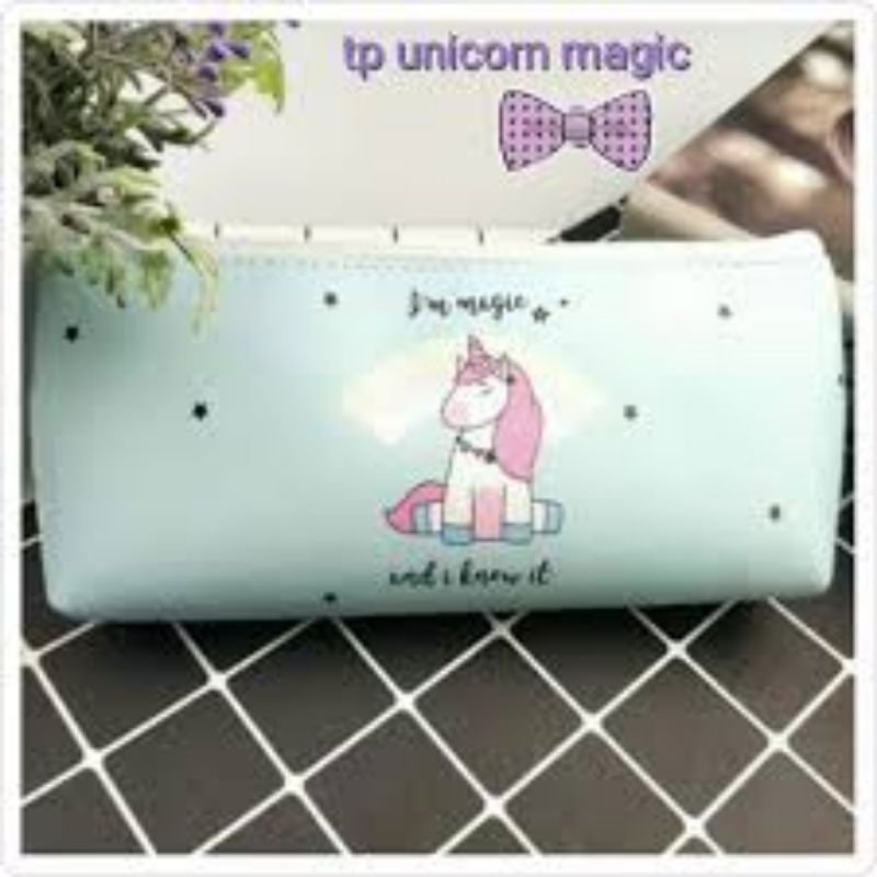 

t empat pensil unicorn hijau