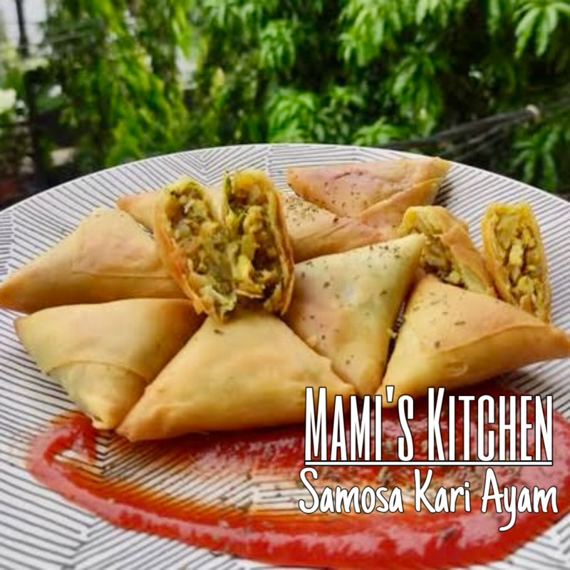 

Samosa Kari Ayam kentang (Besar) Mami’s Kitchen isi 10 pcs