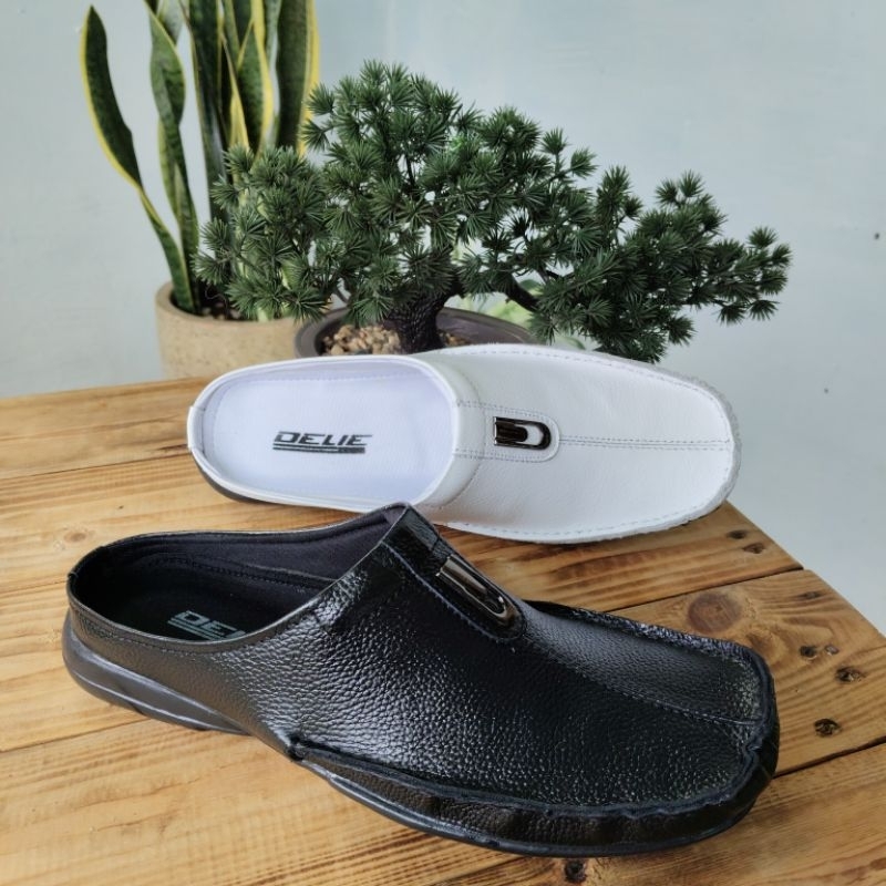 Sepatu Sandal delie Bustong Pria Kulit/SANDAL slop pria putih-hitam