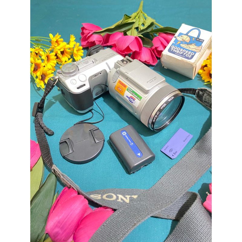 Camera Digital Sony CyberShot DSC-F717 Silver series 5.0 MegaPixels 10x Precision Digital Zoom