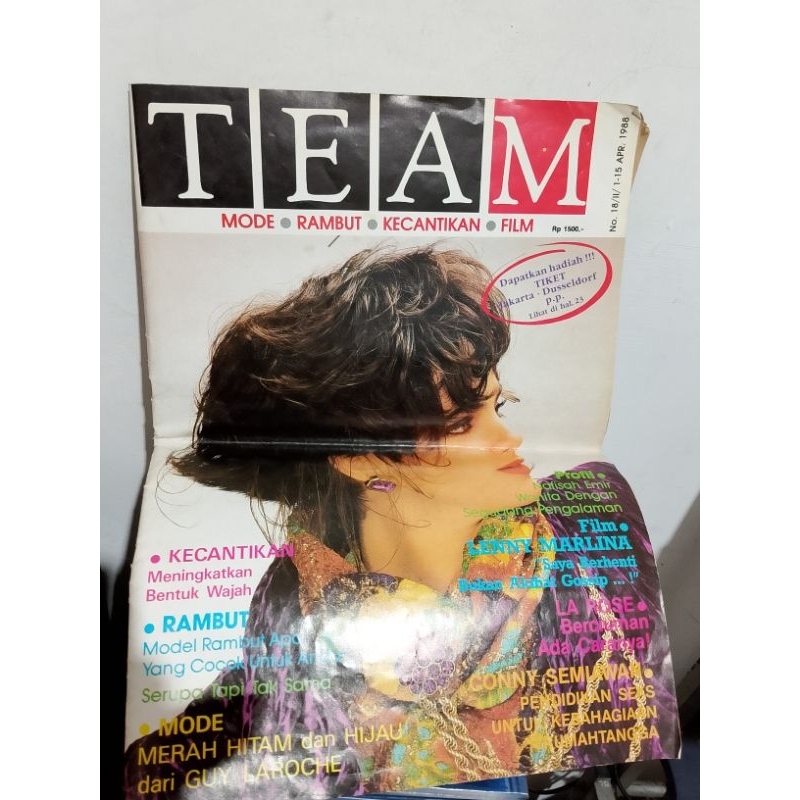 Tabloid TEAM mode rambut kecantikan film no 18 TAHUN1988