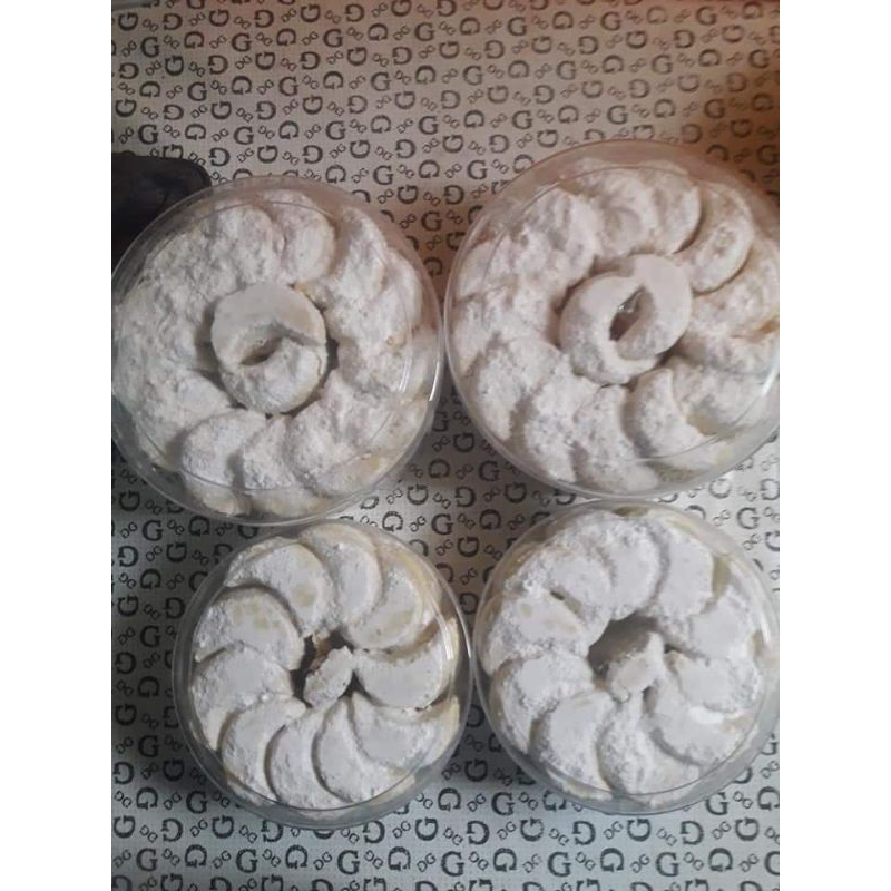 

kue putri salju yaniivirizky