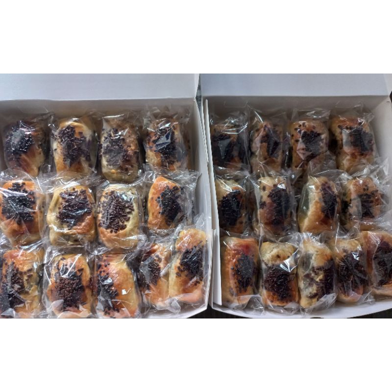 

bolen pisang coklat keju isi 50 pcs