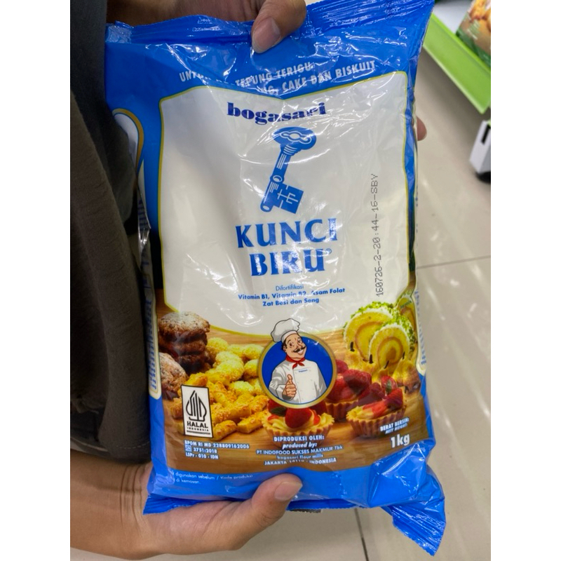 

TEPUNG TERIGU Bogasari KUNCI BIRU PREMIUM 1 KG