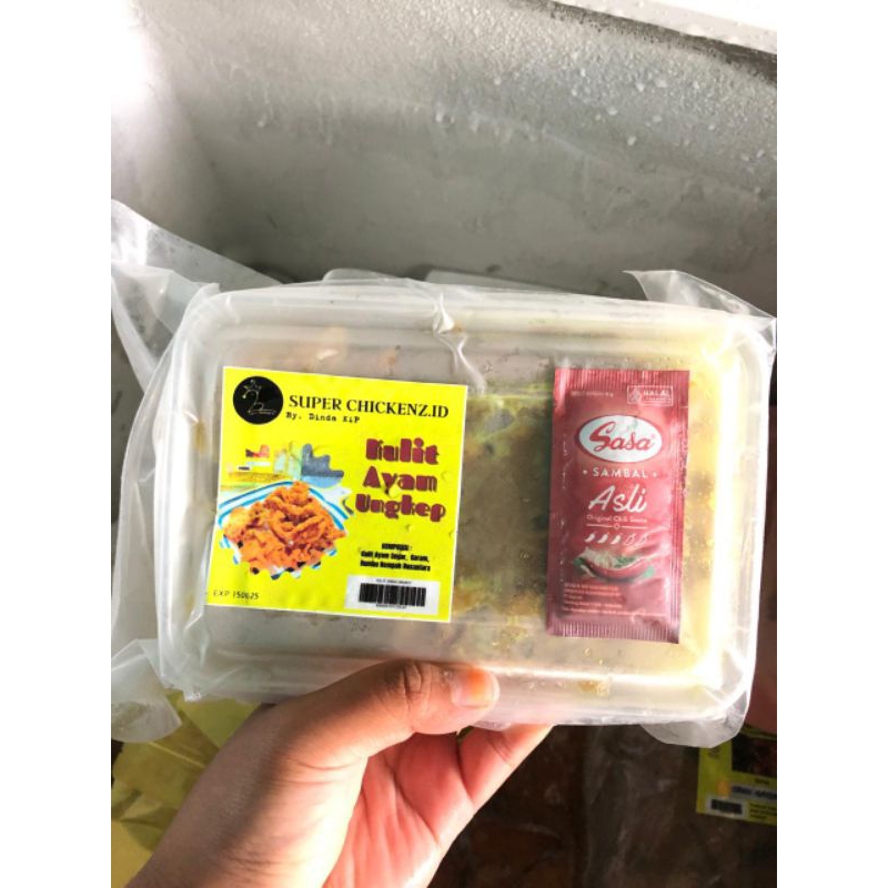 

Kulit ayam ungkep bumbu kuning