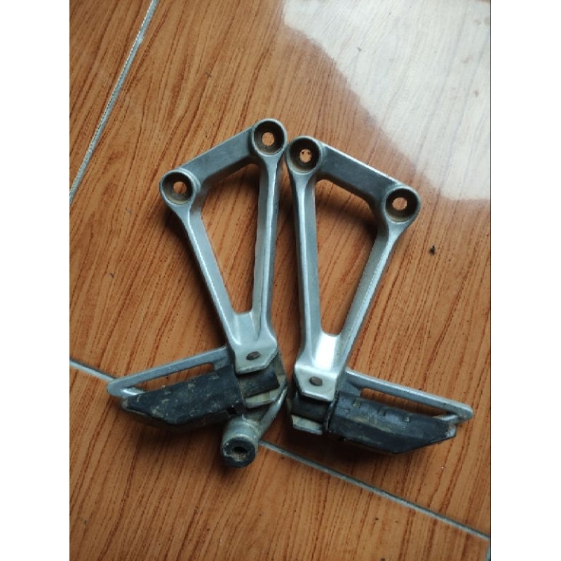 Footstep Postep belakang CBR250 KYJ