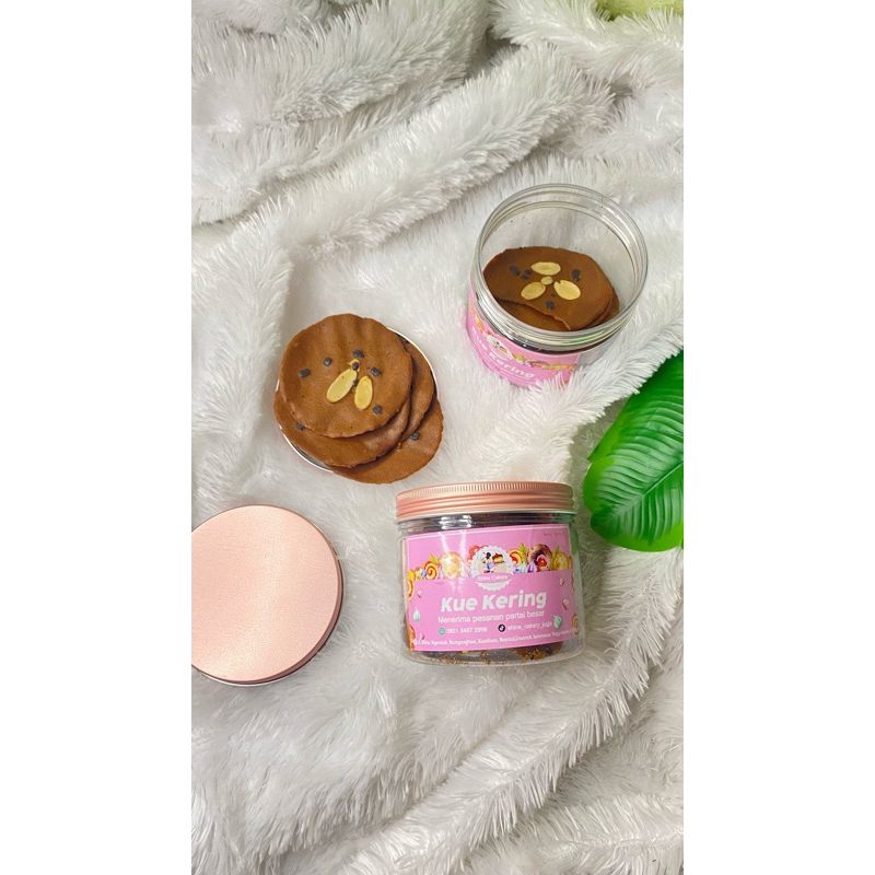 

Crispy Almond Coklat