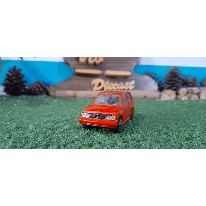 Diecast Miniatur Suzuki Vitara merah skala 1:43