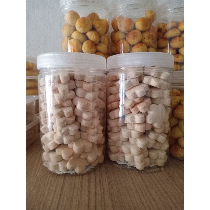 

KUE BANGKIT ½kg atau 1kg