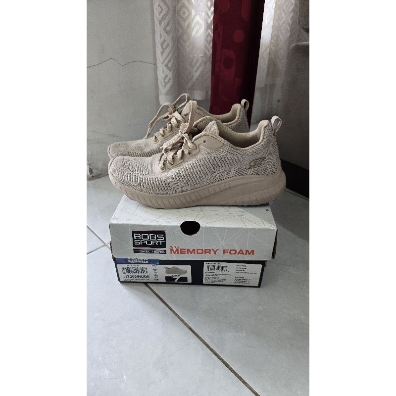 Sepatu Skechers ukuran 37